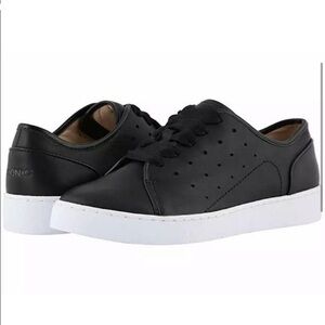 Women’s VIONIC Splendid Keke black leather supportive sneakers- Size 11